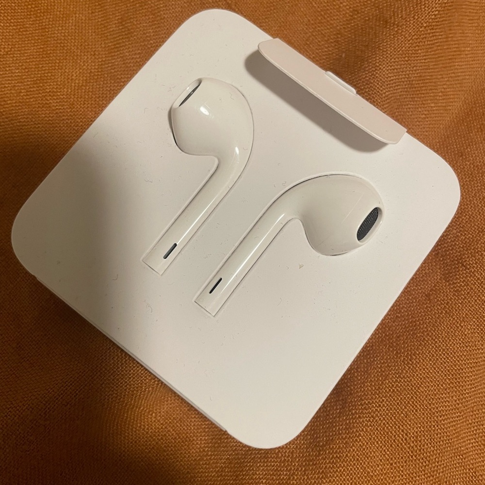 Brand New Apple EarPods